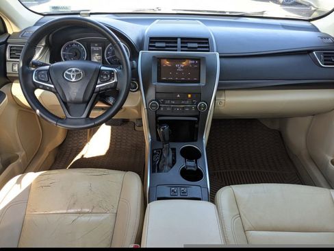 Used 2016 Toyota Camry XLE image 16