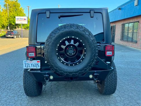 Used 2017 Jeep Wrangler Unlimited Sport AWD/4WD image 6