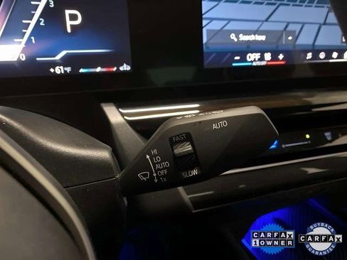 Used 2025 BMW 530i xDrive image 33