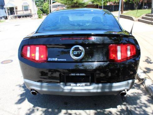 Used 2010 Ford Mustang GT RWD image 6