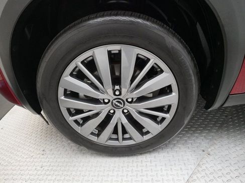 Certified 2025 Nissan Pathfinder SL w/ SL Premium Package image 29