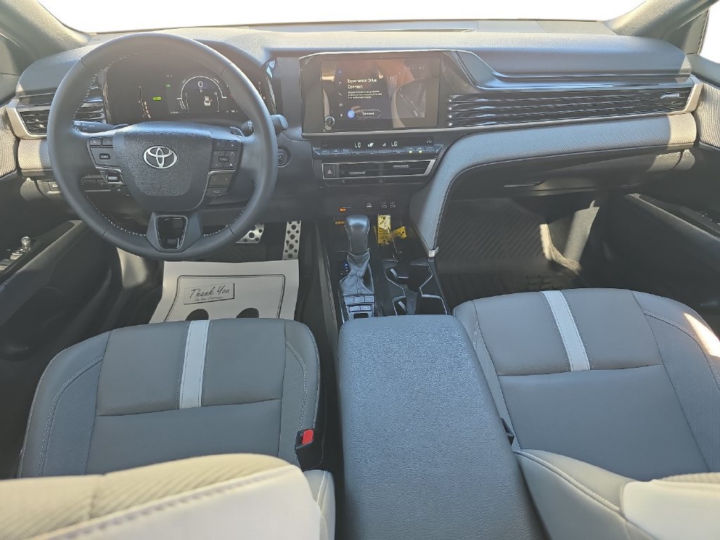 Used 2025 Toyota Camry SE w/ Convenience Package FWD image 9