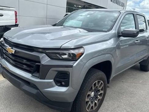 Used 2024 Chevrolet Colorado LT w/ LT Convenience Package III RWD image 6