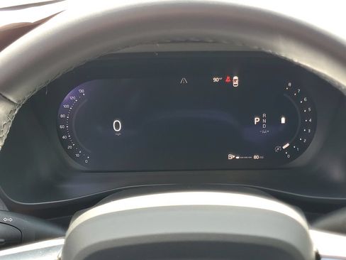 Certified 2024 Volvo XC40 B5 Plus AWD/4WD image 23