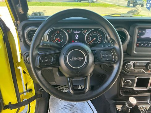 Used 2023 Jeep Gladiator Sport image 14