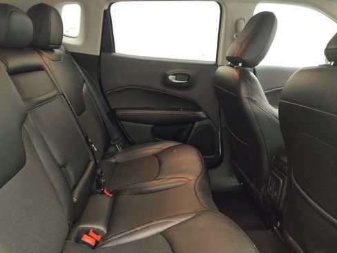 Used 2019 Jeep Compass Latitude w/ Popular Equipment Group image 19