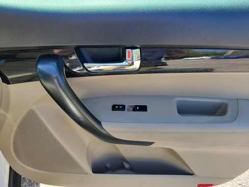 Used 2012 Kia Sorento LX image 22