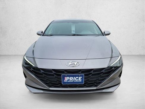 Used 2023 Hyundai Elantra SEL FWD image 2