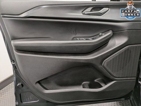 Used 2024 Jeep Grand Cherokee L Altitude image 8