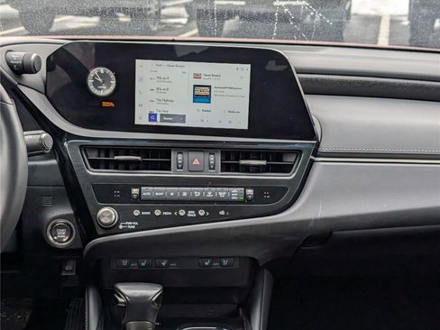 Certified 2023 Lexus ES 350 w/ Premium Package image 17