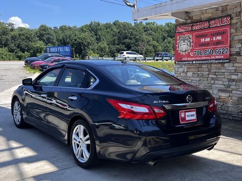 Used 2017 Nissan Altima 3.5 SL FWD image 4