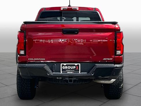 Used 2025 Chevrolet Colorado ZR2 w/ Technology Package AWD/4WD image 5