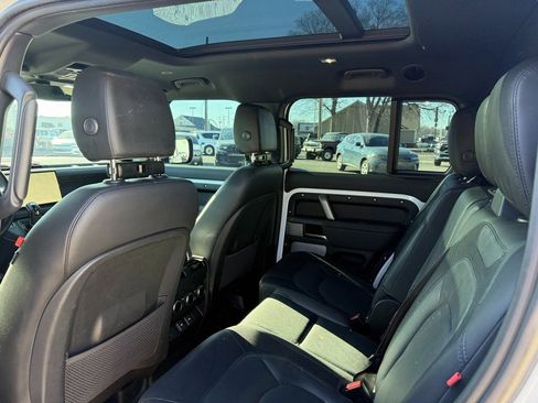 Used 2024 Land Rover Defender 130 X-Dynamic SE image 6