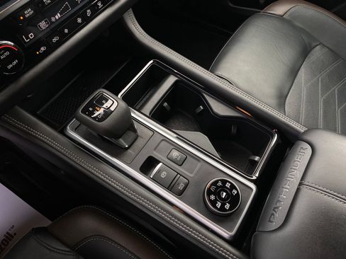 Used 2024 Nissan Pathfinder Platinum w/ Black Appearance Package image 17