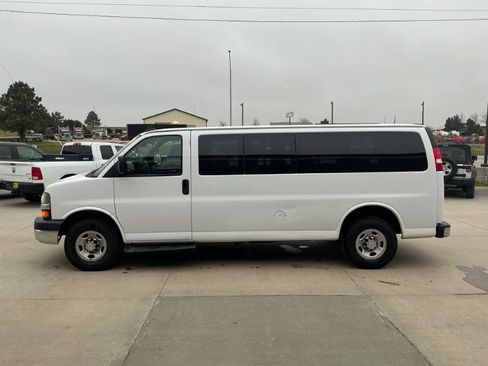 Used 2020 Chevrolet Express 3500 LT w/ LT Preferred Equipment Group image 5