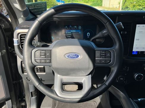 Certified 2024 Ford F250 Lariat w/ Sport Appearance Package image 16