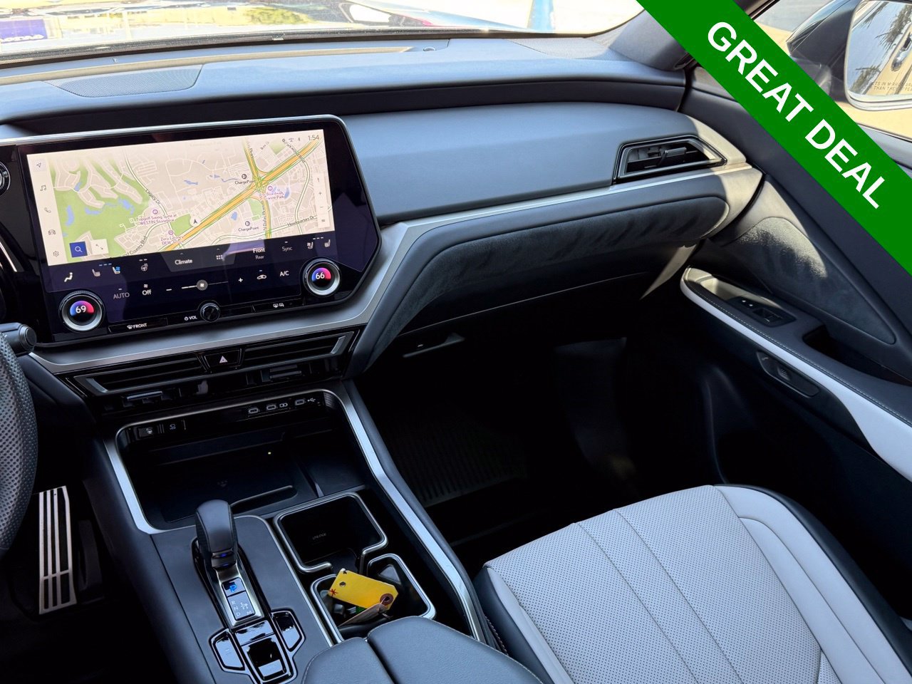 Used 2026 Lexus TX 500h AWD w/ Technology Package image 18