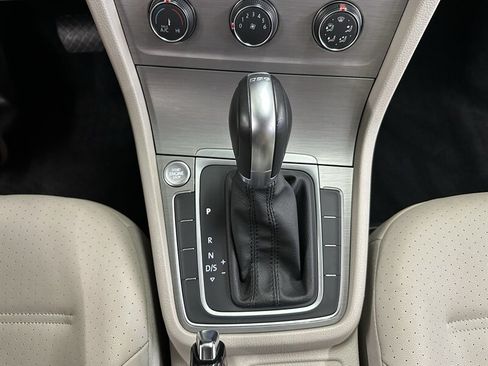 Used 2015 Volkswagen Golf TDI S FWD image 20