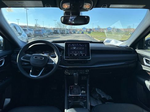 Used 2024 Jeep Compass Trailhawk w/ Trailhawk Convenience Group image 19