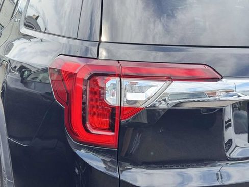 Used 2023 GMC Acadia SLE w/ Driver Convenience Package AWD/4WD image 12