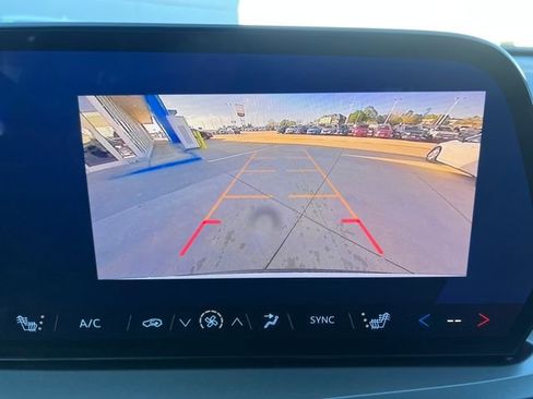 Certified 2025 Chevrolet Traverse LT image 26