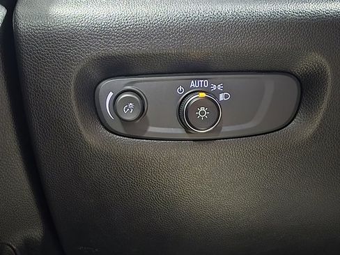 Used 2023 Chevrolet Traverse LT w/ LPO, Floor Liner Package image 31