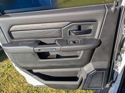 New 2025 RAM 2500 Limited image 32