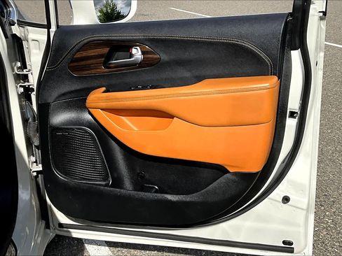 Used 2021 Chrysler Pacifica Pinnacle image 22