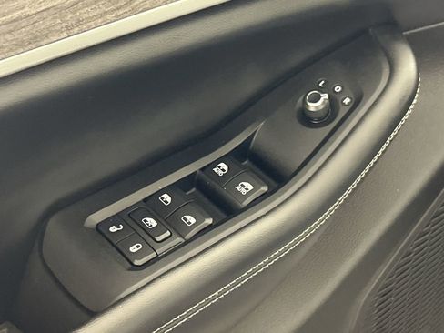 Used 2023 Jeep Grand Cherokee L Limited w/ Trailer Tow Group (B) image 18