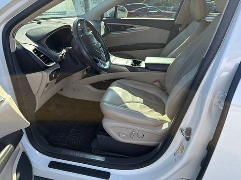 Used 2020 Lincoln Nautilus Reserve FWD image 4