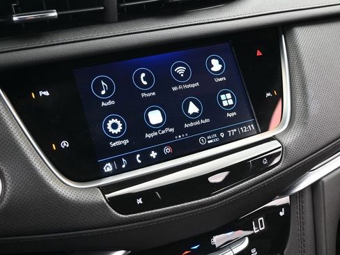 Used 2024 Cadillac XT6 Luxury image 24