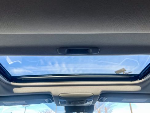 Used 2021 Toyota RAV4 XLE image 15