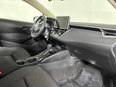 Used 2024 Toyota Corolla LE FWD image 29
