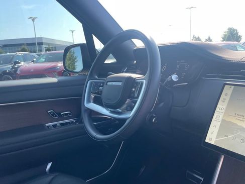 Used 2025 Land Rover Range Rover SE AWD/4WD image 28