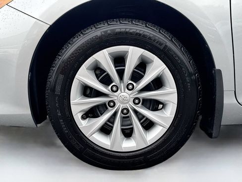 Used 2015 Toyota Camry LE FWD image 29