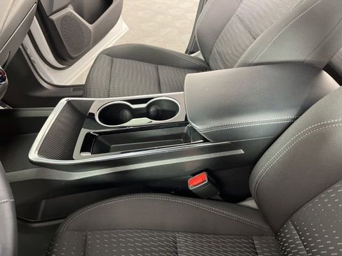 Used 2025 Chevrolet Equinox LT image 28