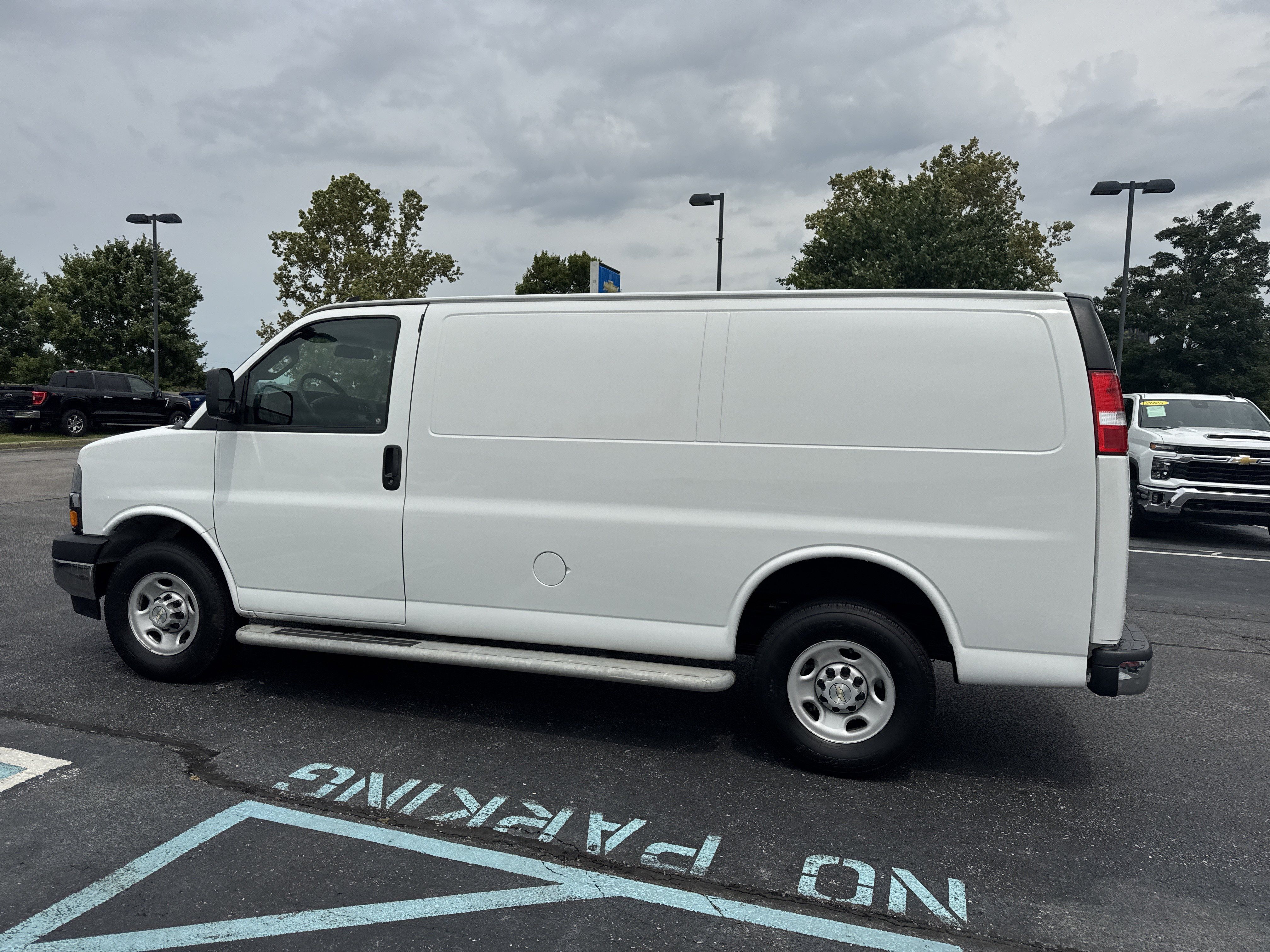 Used 2024 Chevrolet Express 2500 w/ Driver Convenience Package RWD image 14
