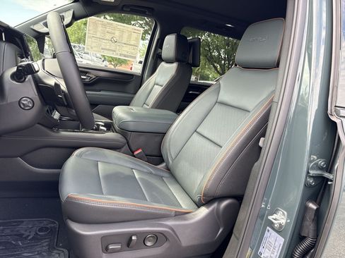 New 2026 GMC Yukon XL AT4 w/ AT4 Premium Plus Package AWD/4WD image 10