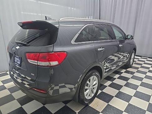 Used 2018 Kia Sorento AWD image 9