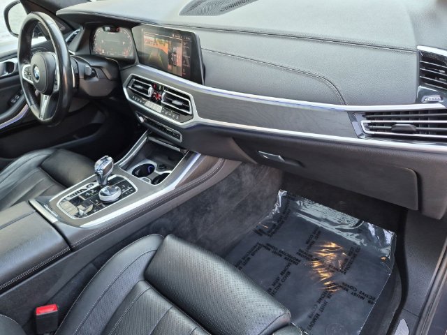 Used 2020 BMW X7 M50i AWD/4WD image 32