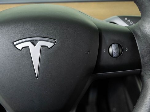 Used 2023 Tesla Model Y Long Range AWD/4WD image 10