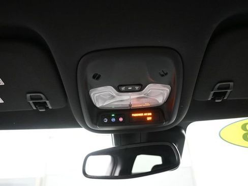 Used 2023 Chevrolet TrailBlazer RS w/ Convenience Package AWD/4WD image 12