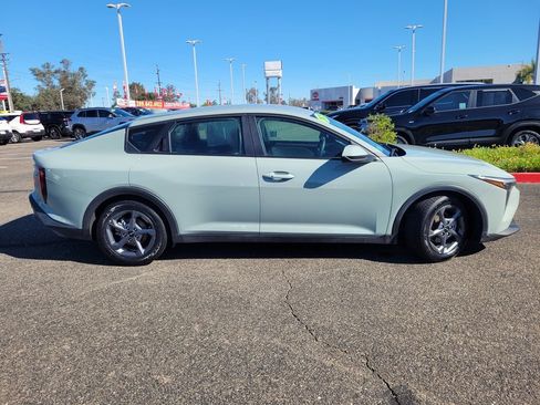Used 2025 Kia K4 FWD image 3