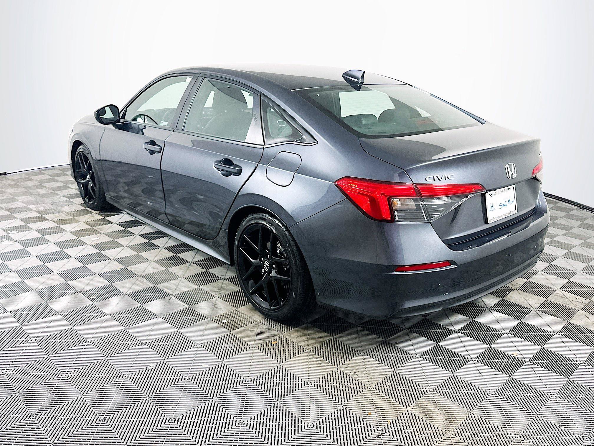Used 2024 Honda Civic Sport image 4