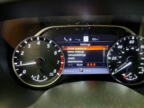 Used 2021 Nissan Titan SV w/ SV Convenience Package RWD image 14