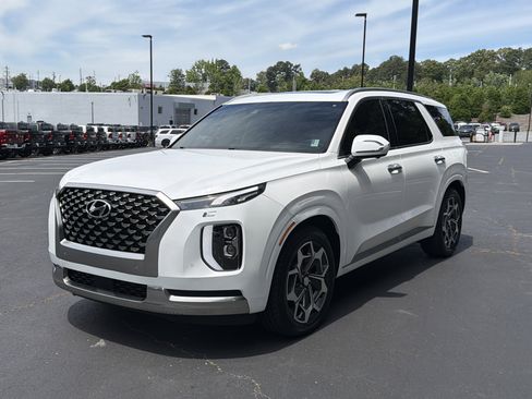 Used 2022 Hyundai Palisade Calligraphy w/ Cargo Package FWD image 3