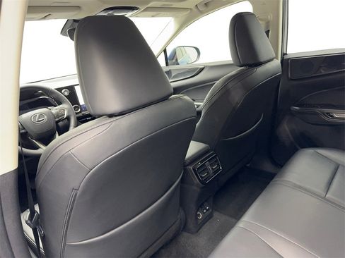 Used 2024 Lexus NX 250 FWD image 34