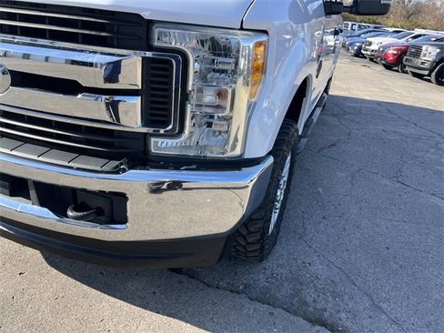Used 2017 Ford F250 XLT image 10
