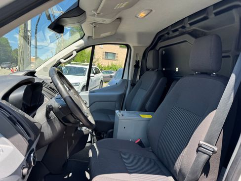 Used 2019 Ford Transit 250 130 Low Roof image 19