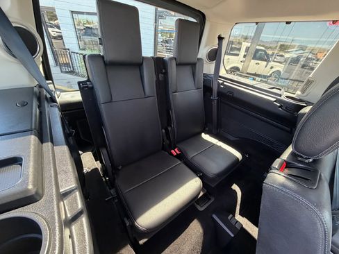 Used 2016 Land Rover LR4 HSE AWD/4WD image 17